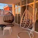 Seafront Balcony Apartmán *