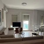 Seafront Balcony Apartmán *