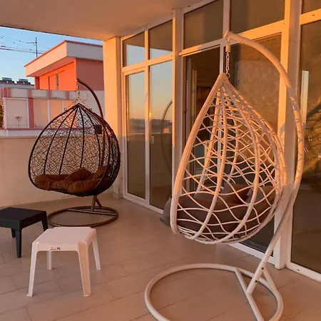 Seafront Balcony Apartmán *