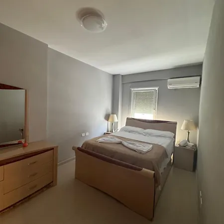 Seafront Balcony Apartmán