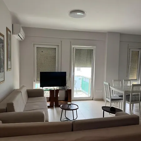 Seafront Balcony Apartmán *