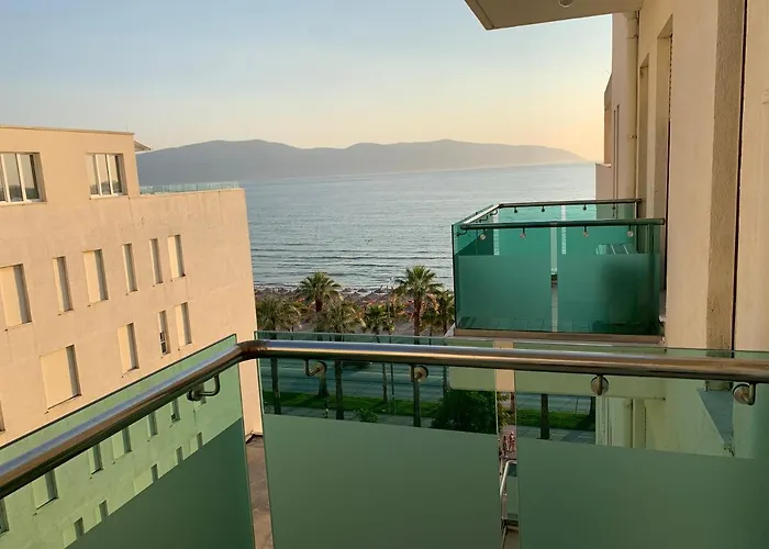 Seafront Balcony 公寓 Vlorë