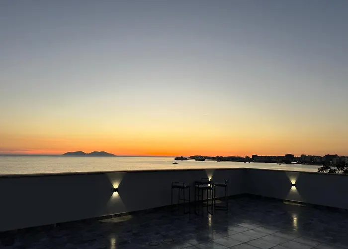 Seafront Balcony 公寓 Vlorë