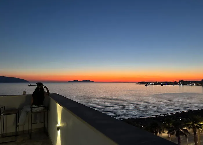 Seafront Balcony 公寓 Vlorë