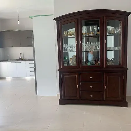 Lovely And Spacious 2-bed In Great Location